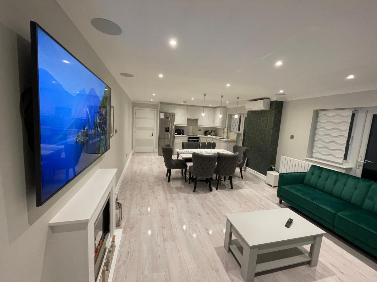 グリーンフォードLuxury Houseアパートメント エクステリア 写真