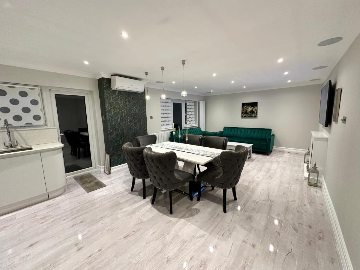 グリーンフォードLuxury Houseアパートメント エクステリア 写真